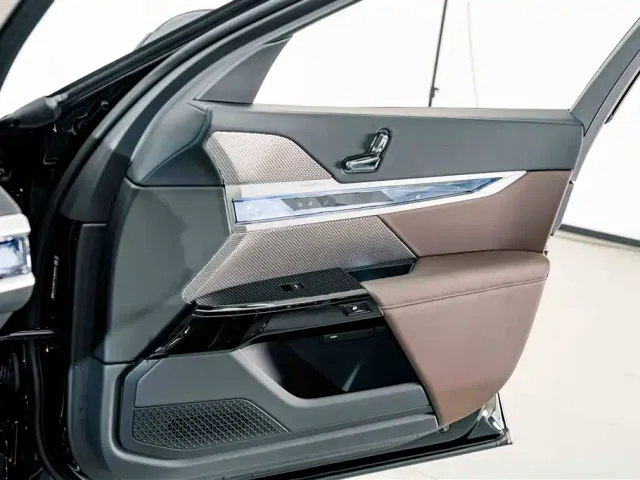 BMW 7 Series — Фото автомобиля 14
