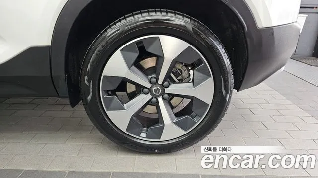 Volvo XC40 — Фото автомобиля 21
