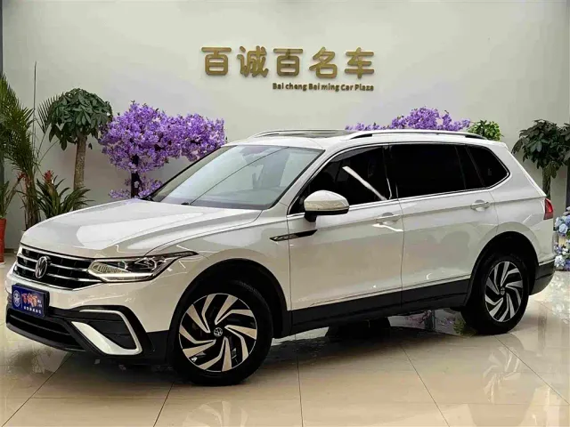 Фотография автомобиля — Volkswagen Tiguan L