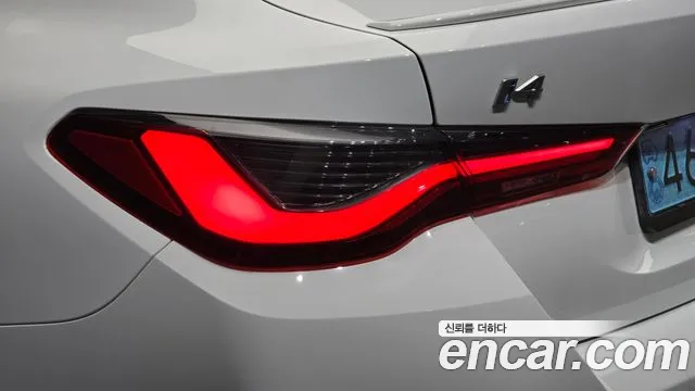 BMW i4 — Фото автомобиля 8