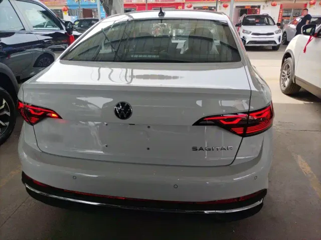 Volkswagen Sagitar — Фото автомобиля 3