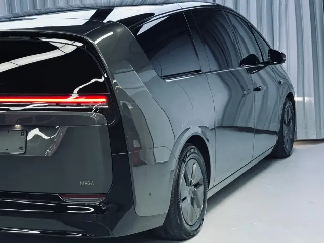 Li Auto MEGA — Фото автомобиля 22