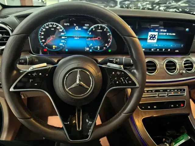 Mercedes-Benz E-Class — Фото автомобиля 7
