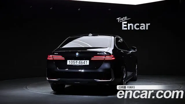 BMW 5 Series G60 — Фото автомобиля 4