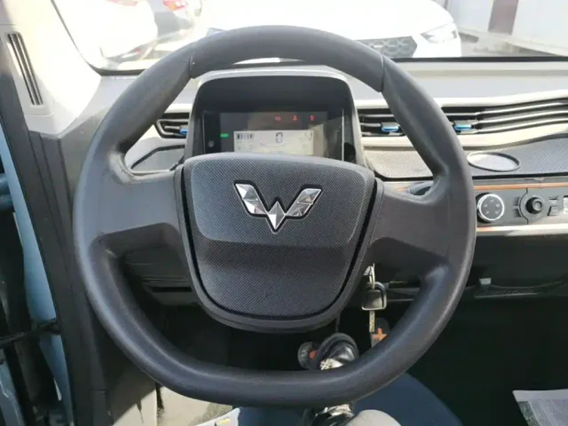 Wuling Hongguang Mini EV — Фото автомобиля 10
