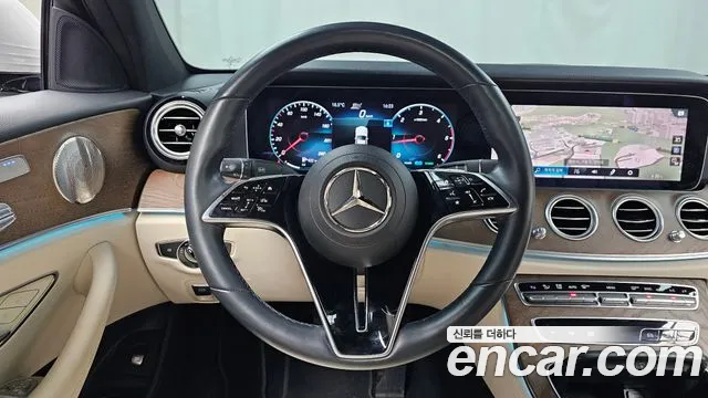 Mercedes-Benz E-Class — Фото автомобиля 13