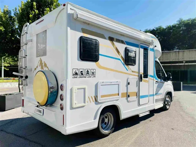 Maxus SAIC Maxus MAXUS V90 RV — Фото автомобиля 4