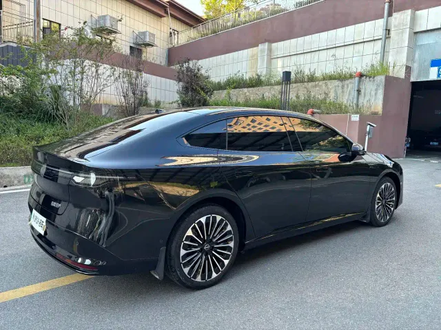 Nissan N7 — Фото автомобиля 4