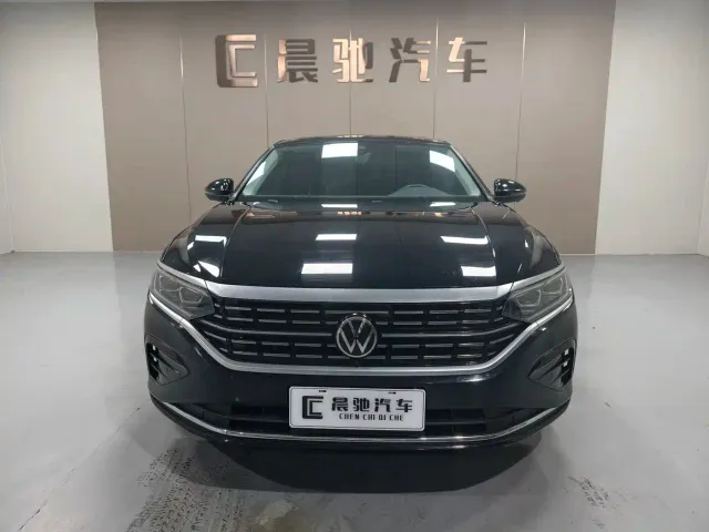 Volkswagen Passat — Фото автомобиля 2
