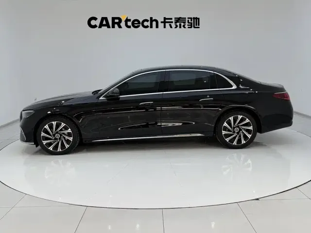 Mercedes-Benz E-Class — Фото автомобиля 8