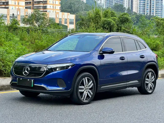 Фотография автомобиля — Mercedes-Benz EQA