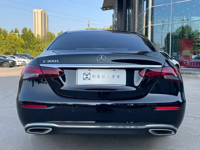 Mercedes-Benz E-Class — Фото автомобиля 5