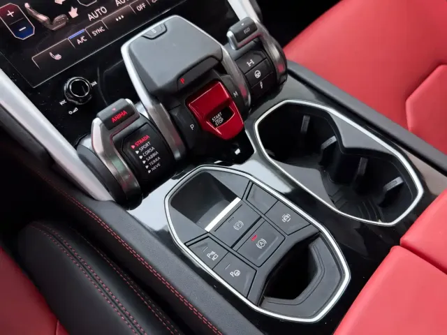Lamborghini Urus — Фото автомобиля 19