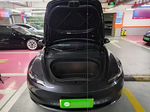 Tesla Model 3 — Фото автомобиля 19