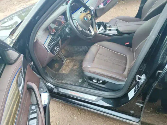 BMW 5 Series — Фото автомобиля 17