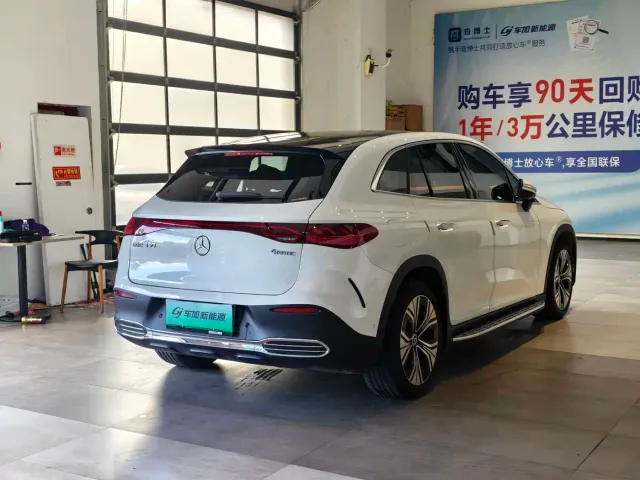 Mercedes-Benz EQE SUV — Фото автомобиля 7