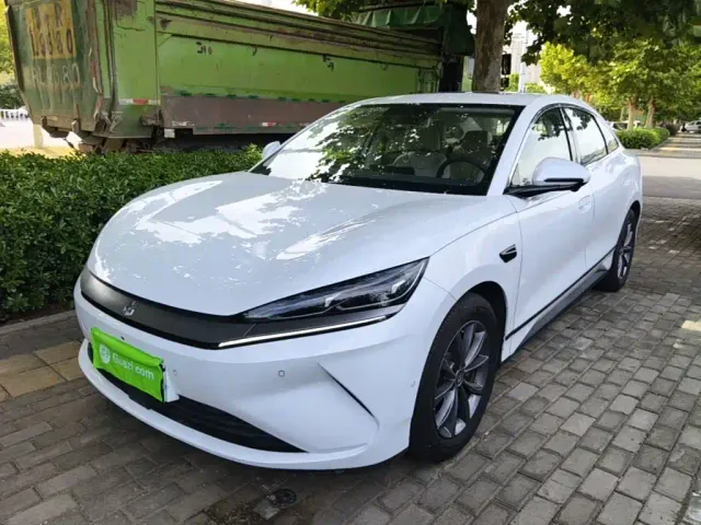 Фотография автомобиля — BYD Qin L