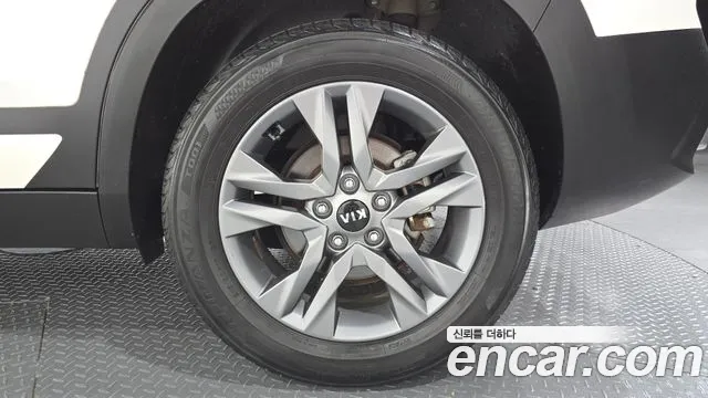 Kia Seltos — Фото автомобиля 6