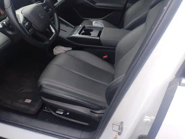 BYD Qin L — Фото автомобиля 7