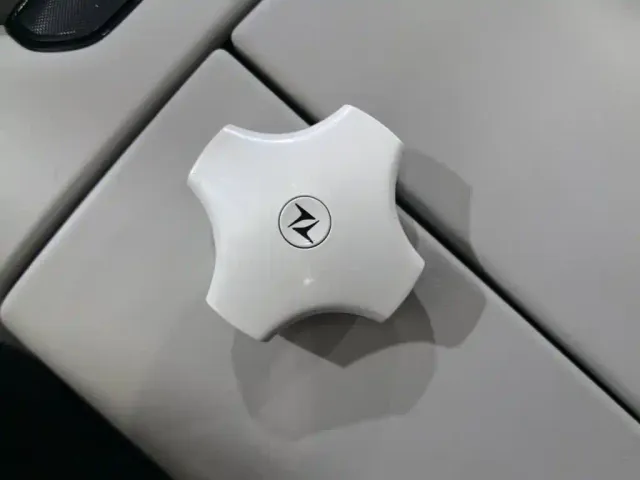 Dongfeng eπ 007 — Фото автомобиля 8