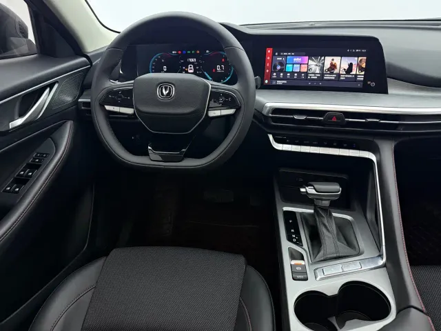 Changan CS35 Plus — Фото автомобиля 16