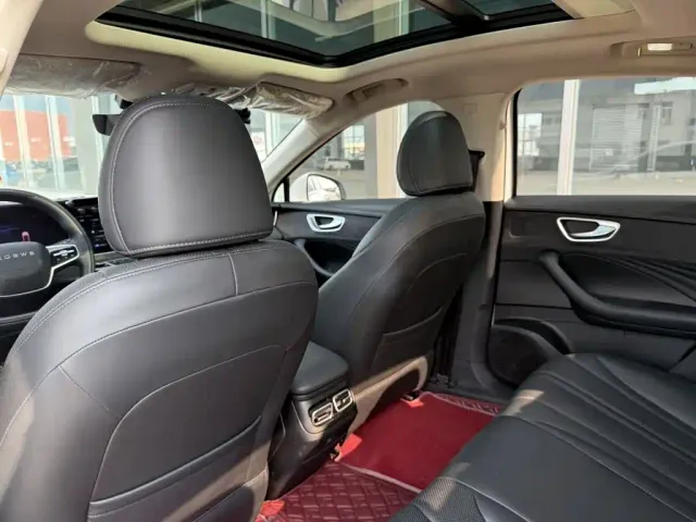 Roewe D7 — Фото автомобиля 8
