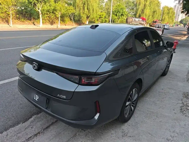 Changan Qiyuan A05 — Фото автомобиля 6