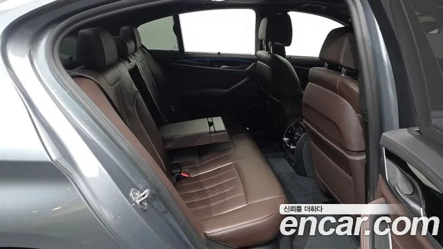 BMW 5 Series G30 — Фото автомобиля 18