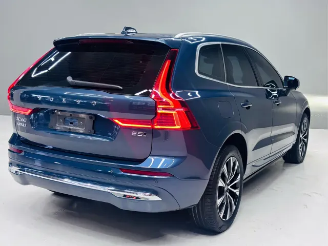 Volvo XC60 — Фото автомобиля 5