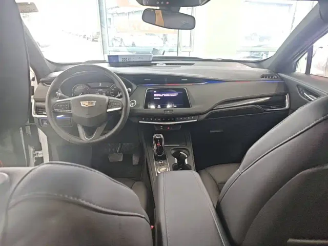 Cadillac XT4 — Фото автомобиля 9