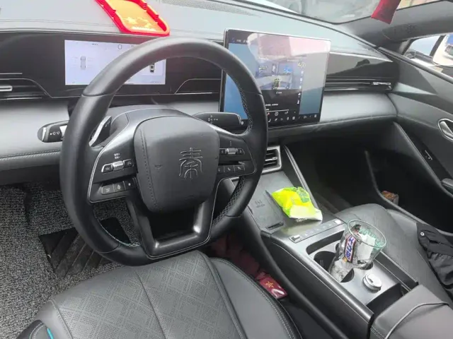 BYD Qin L — Фото автомобиля 12