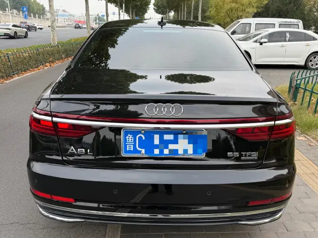 Audi A8 — Фото автомобиля 5