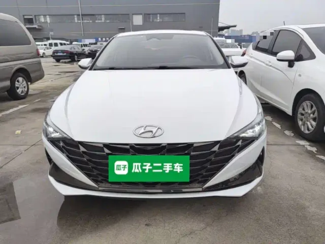 Hyundai Elantra — Фото автомобиля 2