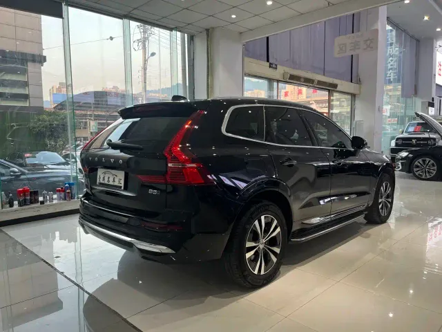 Volvo XC60 — Фото автомобиля 9