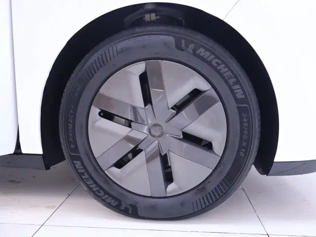 Li Auto MEGA — Фото автомобиля 6