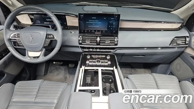 Lincoln Navigator 4th Gen — Фото автомобиля 10