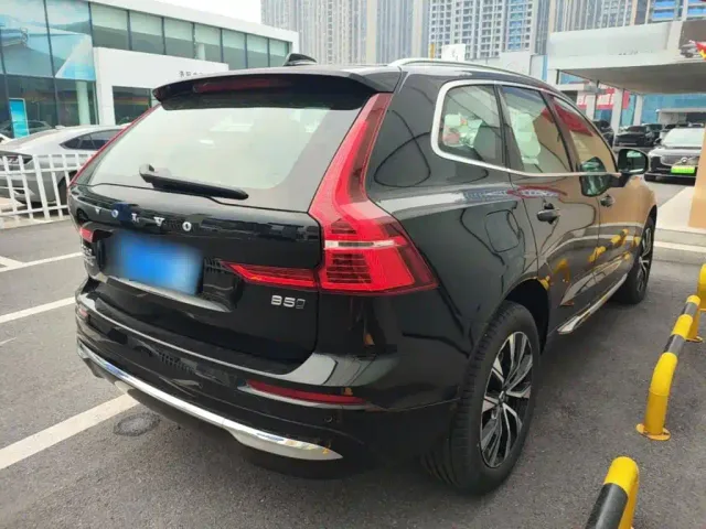 Volvo XC60 — Фото автомобиля 6
