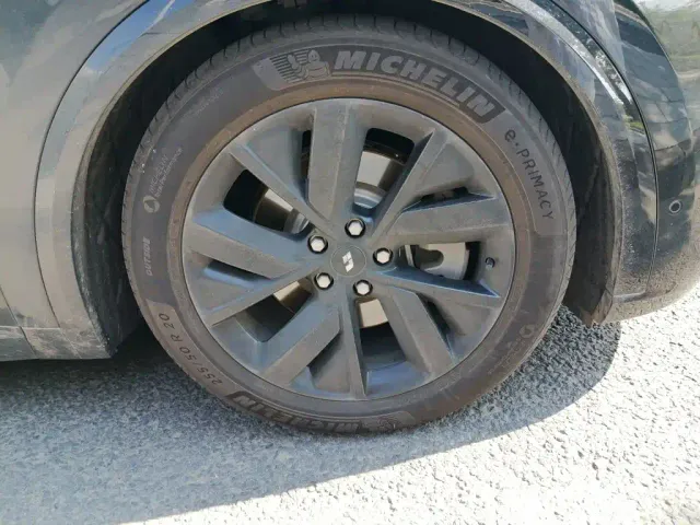 Li Auto L8 — Фото автомобиля 8