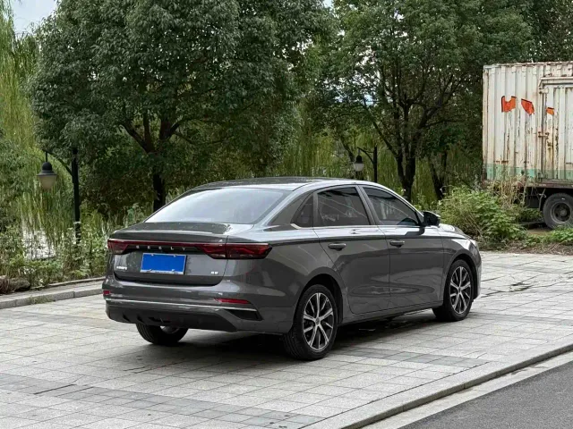 Geely Emgrand — Фото автомобиля 4