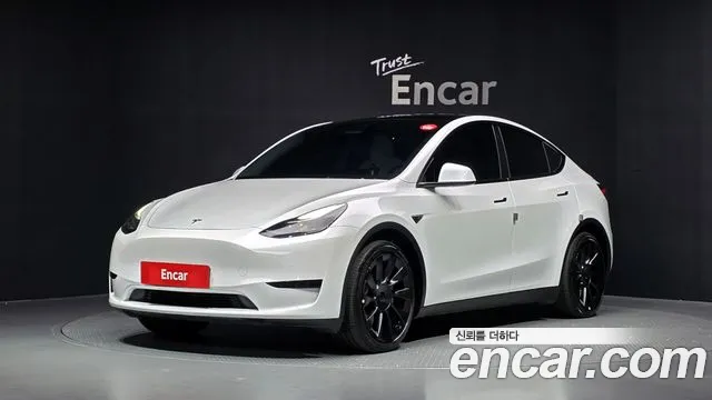 Фотография автомобиля — Tesla Model Y
