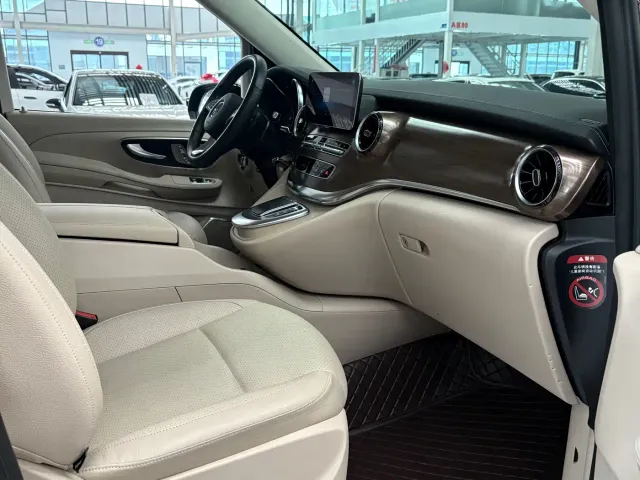 Mercedes-Benz V-Class — Фото автомобиля 7