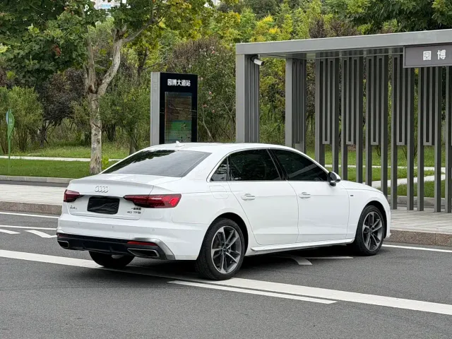 Audi A4L — Фото автомобиля 7
