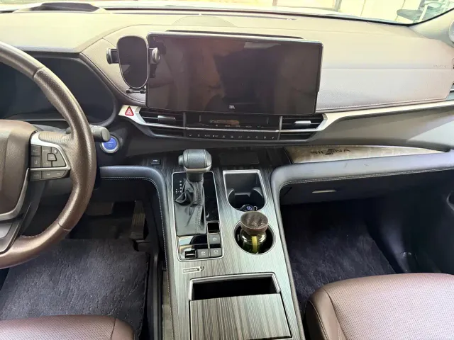 Toyota Sienna — Фото автомобиля 15
