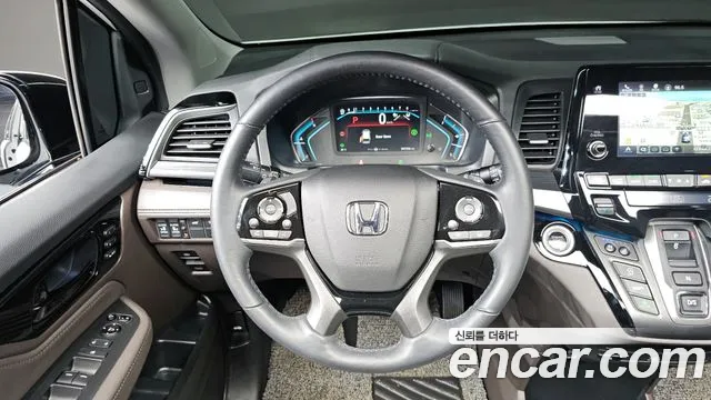 Honda Odyssey — Фото автомобиля 12