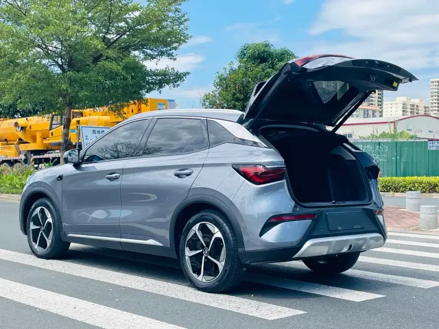 BYD Yuan PLUS — Фото автомобиля 9