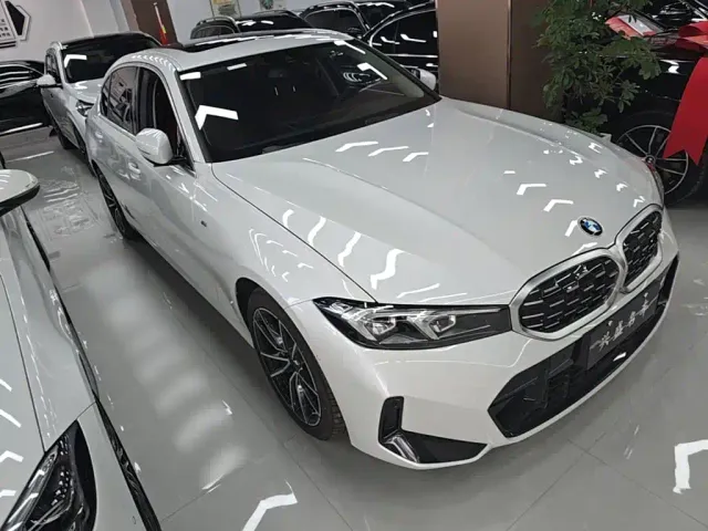 BMW 3 Series — Фото автомобиля 3