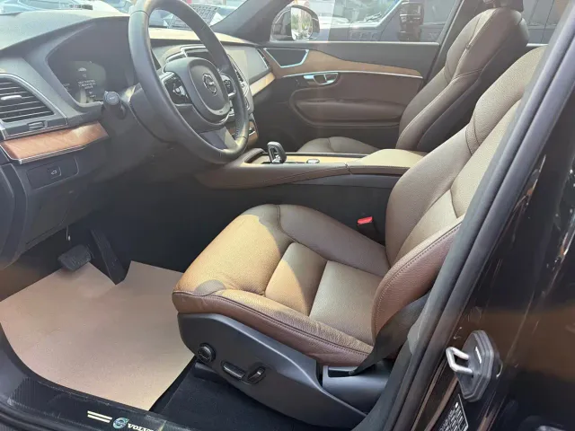 Volvo XC90 — Фото автомобиля 7