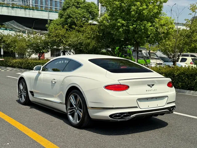Bentley Continental — Фото автомобиля 4
