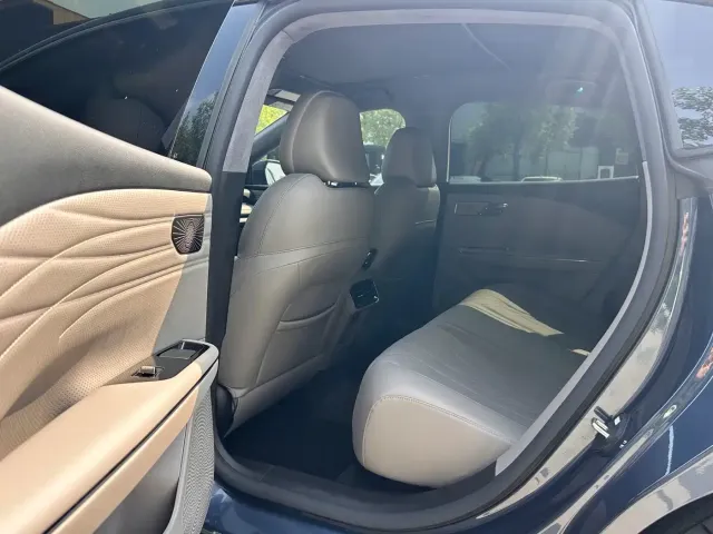 Geely Galaxy Galaxy Xingyao 8 2025 Model 130km EM-i Flagship Edition — Фото автомобиля 5