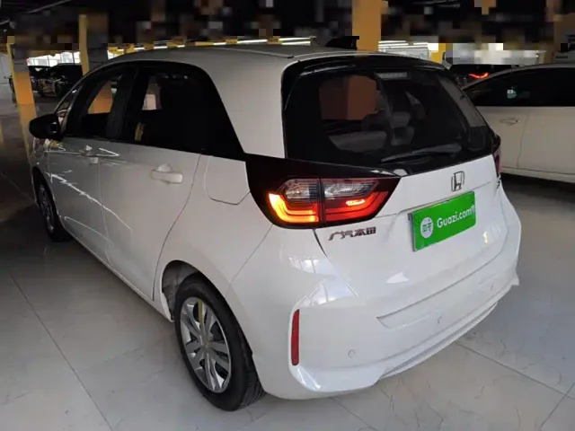 Honda Fit — Фото автомобиля 4